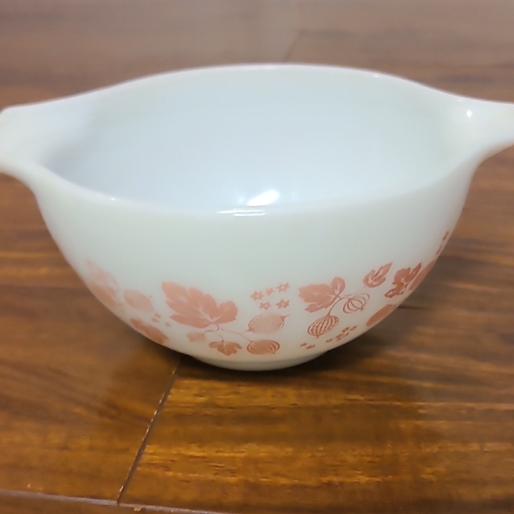 Vintage Pyrex Dish - Picture 2 of 5